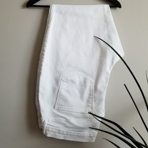 Old Navy Curvy Mid-Rise Skinny Jean